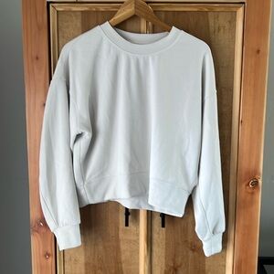 Lululemon Softstreme Perfectly Oversized Cropped Crew, Sz 6 in off-white color